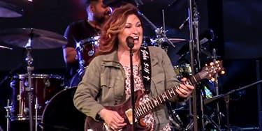 Image of Jo Dee Messina In Tipton