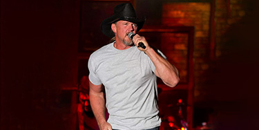 Image of Trace Adkins In Petoskey