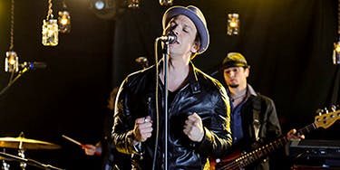 Image of Gavin Degraw In Montgomery